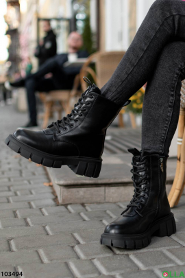 Жіночі чорні черевики з екошкіри