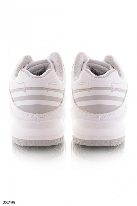 Кросівки білого кольору