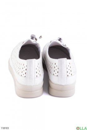 Женские белые туфли из экокожи