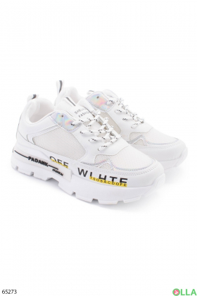 Жіночі білі кросівки з написами