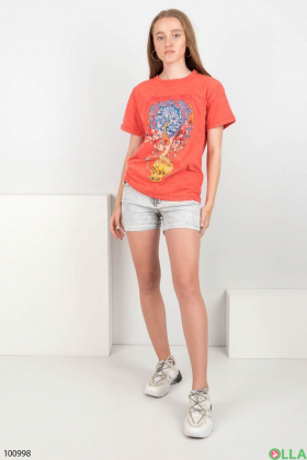 Women's red t-shirt with a pattern