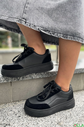 Women's black lace-up sneakers