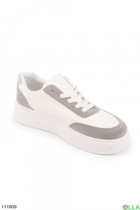 Жіночі сіро-білі кросівки на шнурівці