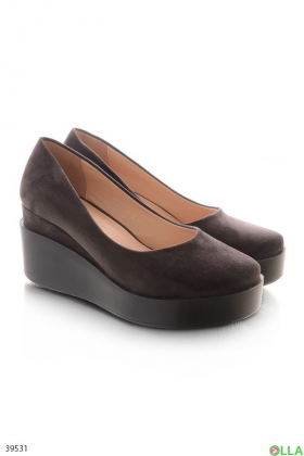 Brown wedge shoes