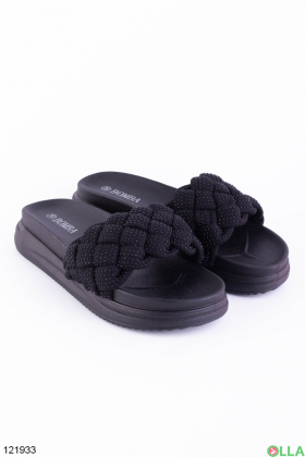 Women's black flip-flops