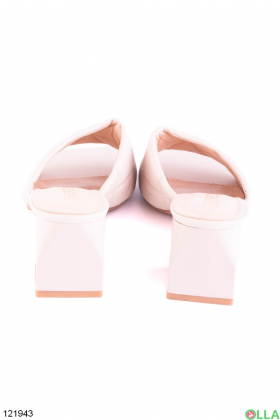 Women's light beige heeled slides