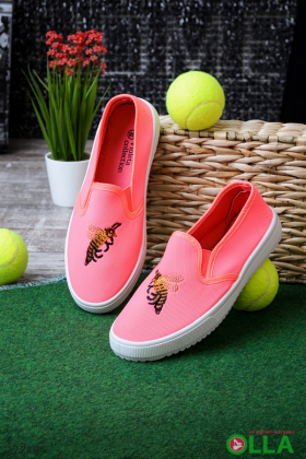 Women's sneakers with a bee
