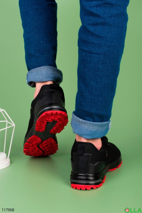 Чоловічі чорно-червоні кросівки на шнурівці