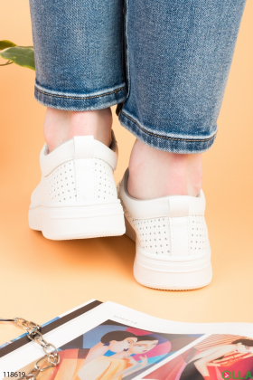 Женские белые кроссовки из эко-кожи