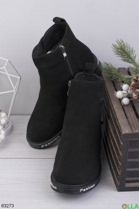 Жіночі зимові чорні черевики
