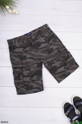 Khaki men's camouflage shorts