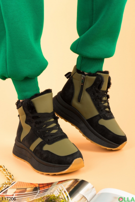 Женские зимние черно-зеленые кроссовки на платформе