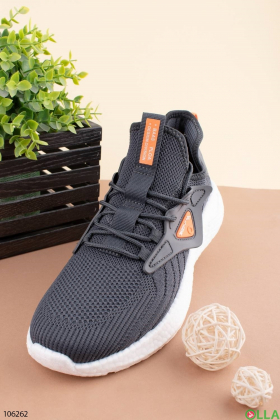Men's gray lace-up sneakers