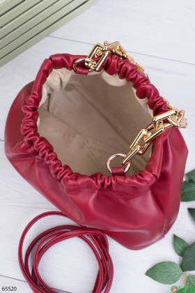 Женская красная сумка с ручкой-цепью