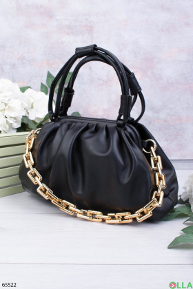 Женская черная сумка с цепью