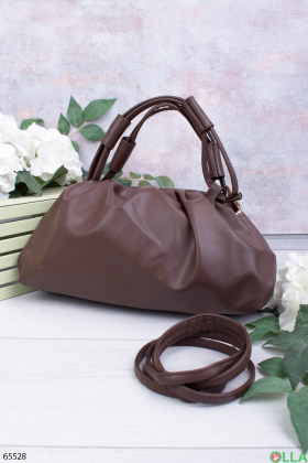 Женская коричневая сумка с цепью