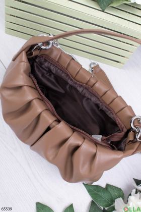 Женская коричневая сумка с цепями