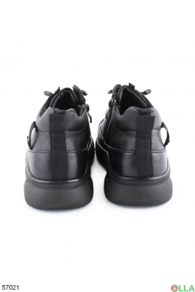 Чоловічі чорні черевики