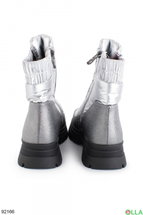 Жіночі зимові чоботи-дутики сріблястого кольору