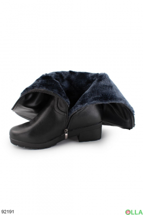 Жіночі зимові чорні чоботи з еко-шкіри на підборах