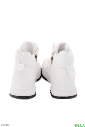 Женские зимние белые кроссовки из эко-кожи