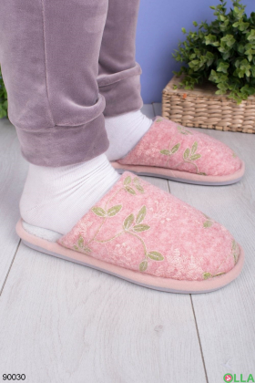 Women's pink slippers in print