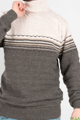 Мужской бежево-коричневый свитер в полоску