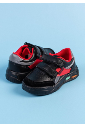 Чорно-червоні кросівки для хлопчиків