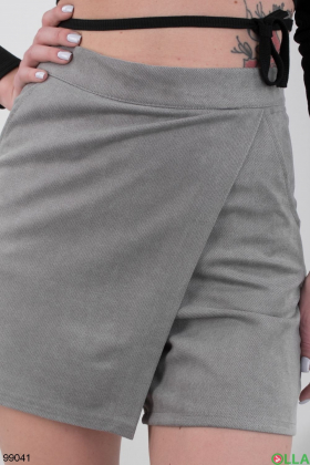 Женская серая юбка-шорты из эко-замши
