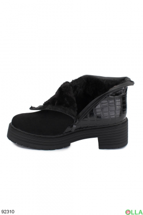 Жіночі зимові чорні черевики на блискавці