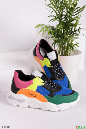 Women's sneakers in different colors