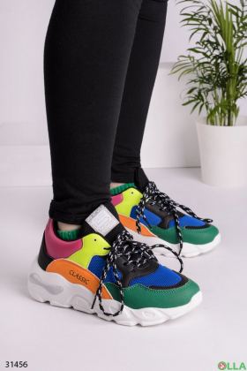 Women's sneakers in different colors