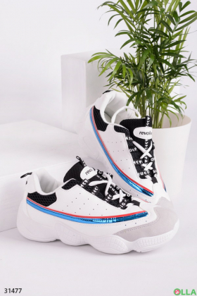 Women's sneakers in black and white.