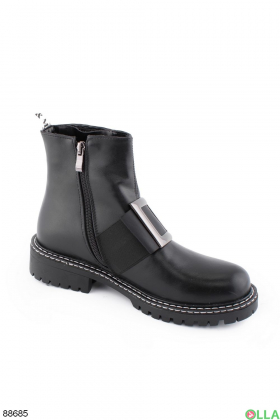 Women's black boots with buckle