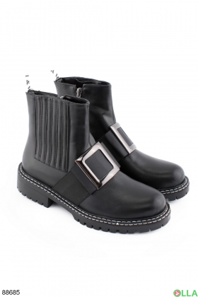 Women's black boots with buckle