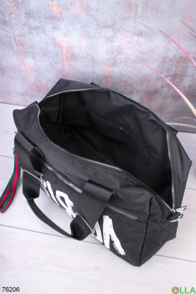 Чорна спортивна сумка з принтом