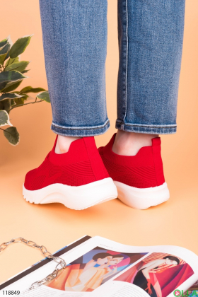 Жіночі червоні кросівки з текстилю