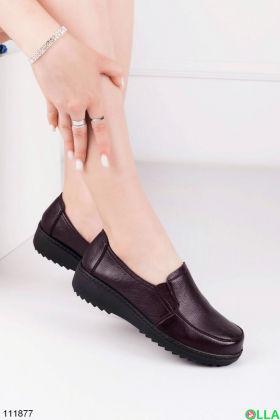 Жіночі бордові туфлі з еко-шкіри