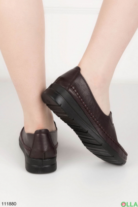 Жіночі бордові туфлі з еко-шкіри