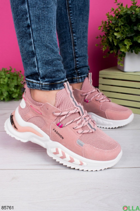 Женские розовые кроссовки на шнуровке