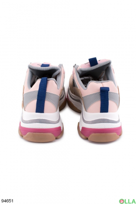 Женские бежево-розовые кроссовки со вставками