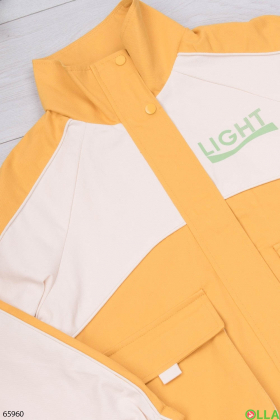 Женская бело-желтая куртка на молнии