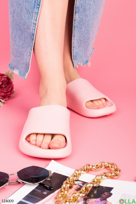 Women's pink flip-flops