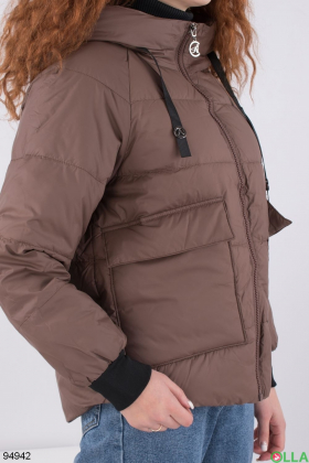 Жіноча коричнева куртка з капюшоном