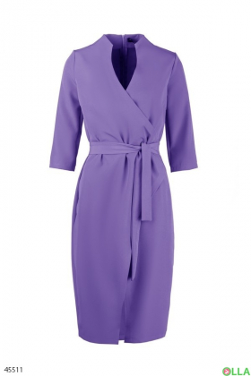 Женское платье фиолетового цвета