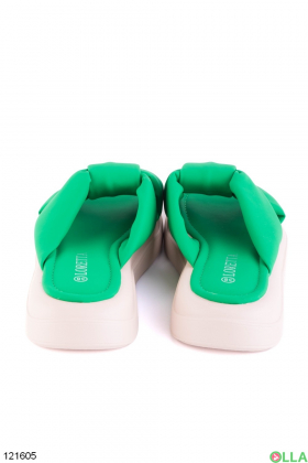 Women's green flip-flops