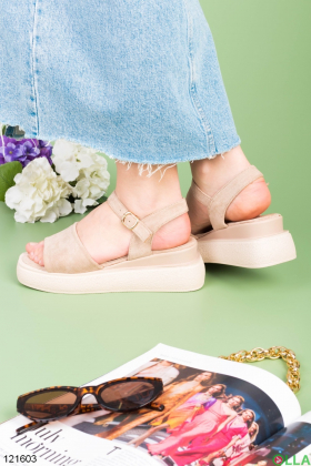 Women's light beige platform sandals
