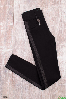Черные брюки с лампасами