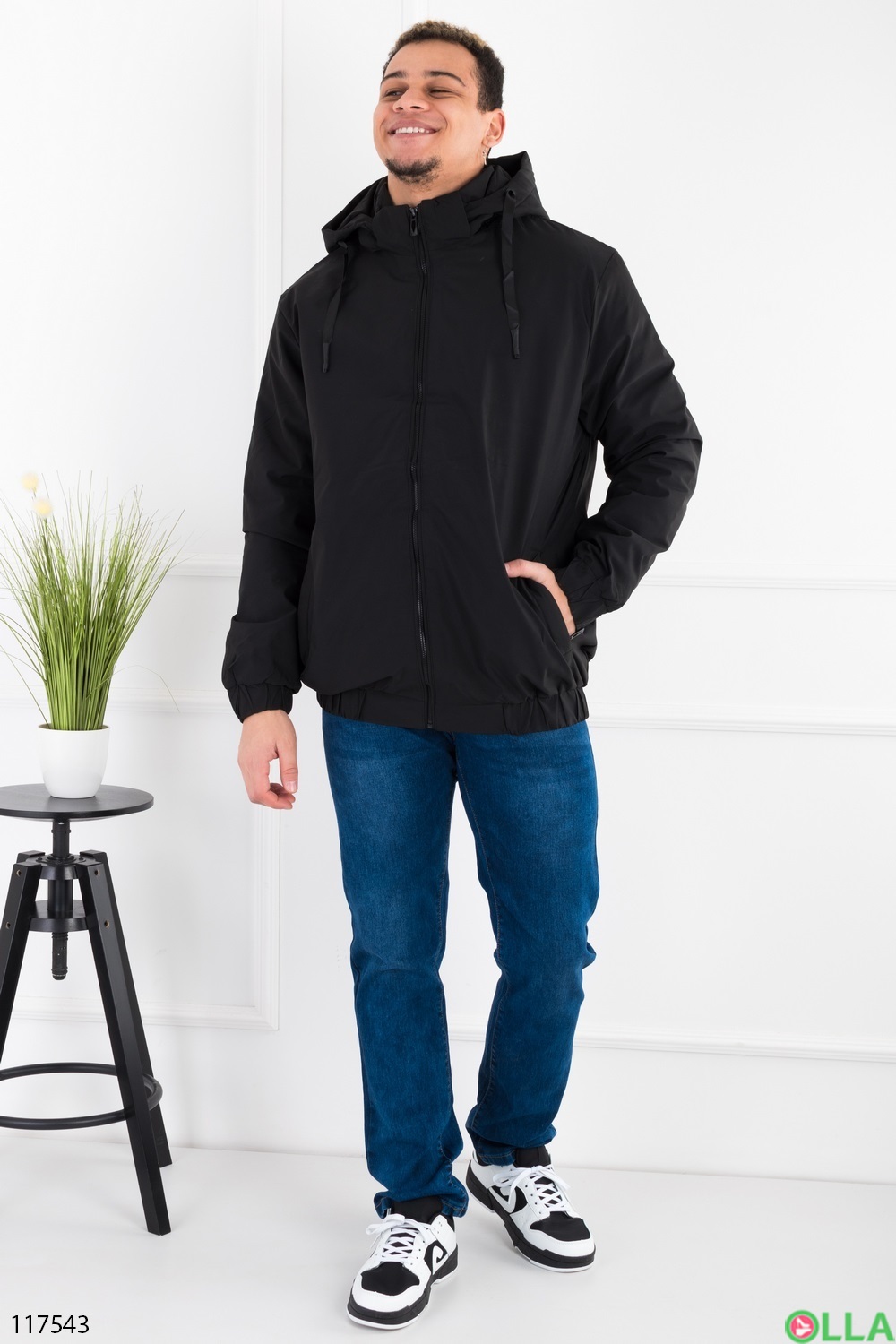 Мужская черная куртка-ветровка батал с капюшоном