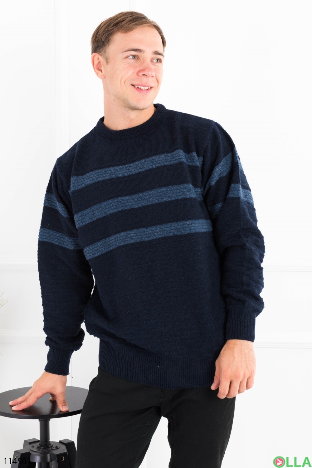 Мужской темно-синий свитер